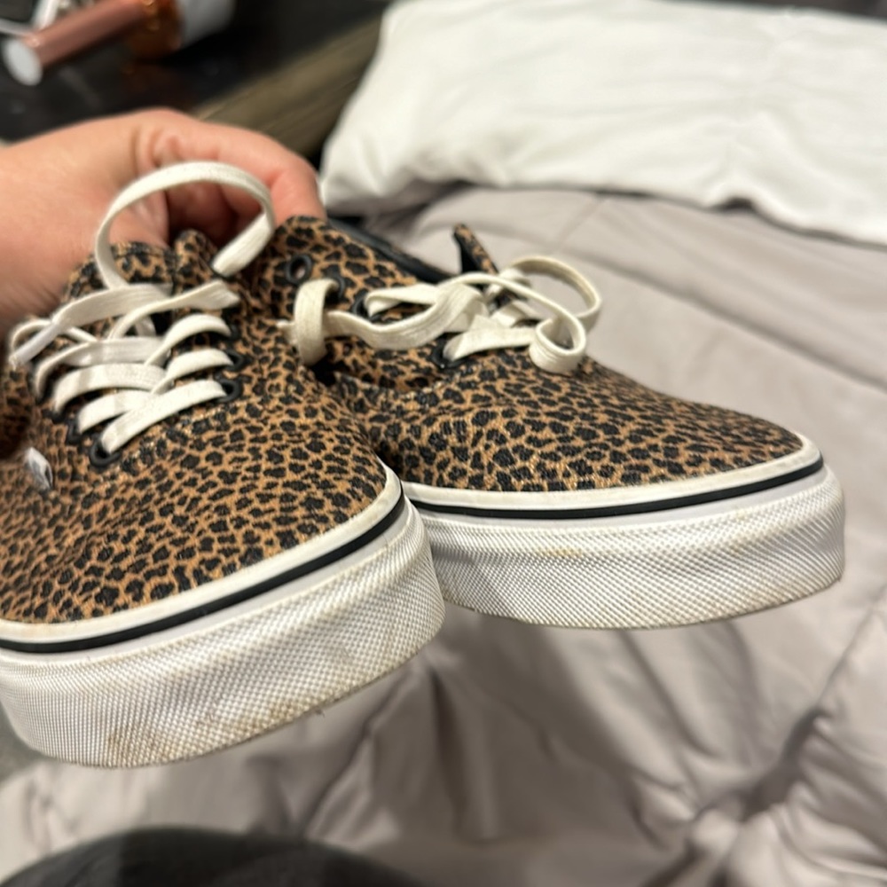 Leopard vans - Picture 5 of 7